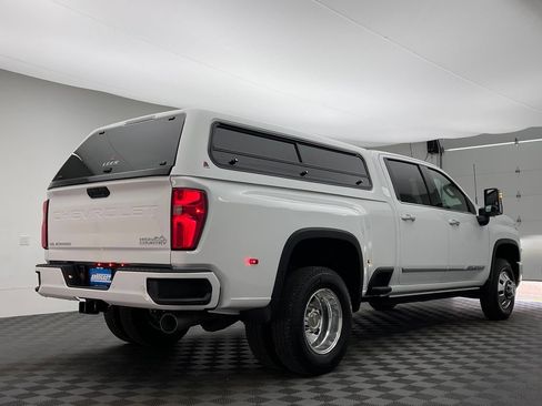 Used 2026 Chevrolet Silverado 3500 High Country w/ High Country Premium Package AWD/4WD image 9