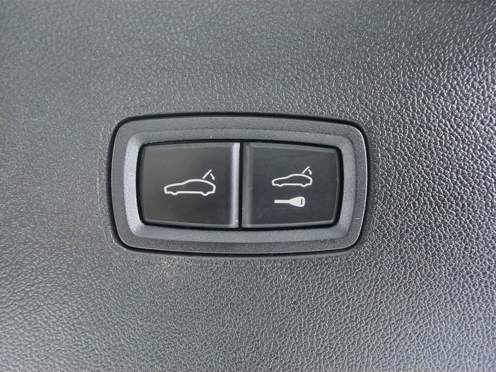 Certified 2024 Porsche Cayenne Coupe AWD/4WD image 32