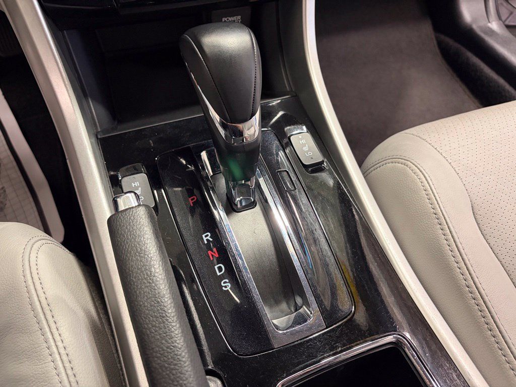 Used 2017 Honda Accord Touring image 26