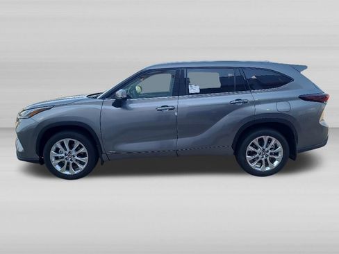 New 2026 Toyota Highlander Limited AWD/4WD image 9