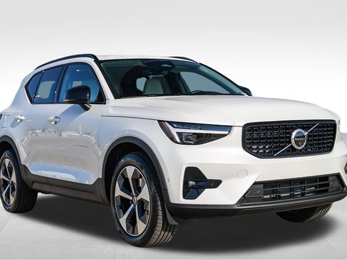 New 2026 Volvo XC40 B5 Plus w/ Protection Package Premier image 3