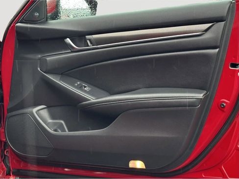 Used 2019 Honda Accord Sport image 8
