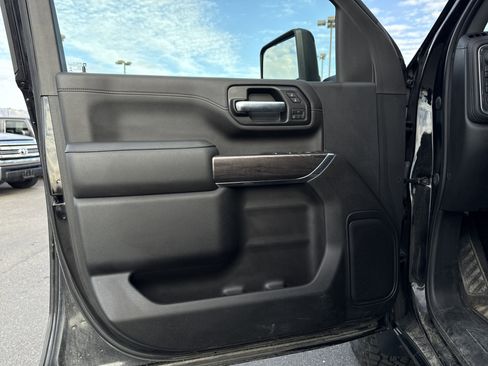 Used 2022 Chevrolet Silverado 2500 LTZ w/ LTZ Plus Package image 16