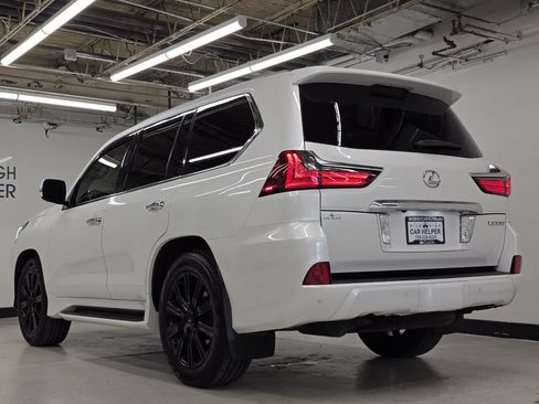 Used 2017 Lexus LX 570 4WD w/ Luxury Package image 22