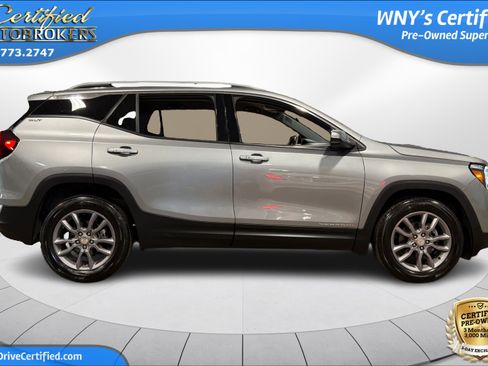Used 2024 GMC Terrain SLT AWD/4WD image 4