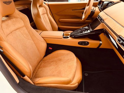 New 2025 Aston Martin V8 Vantage Coupe image 17