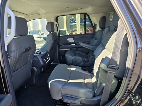 New 2026 Ford Expedition Active image 10