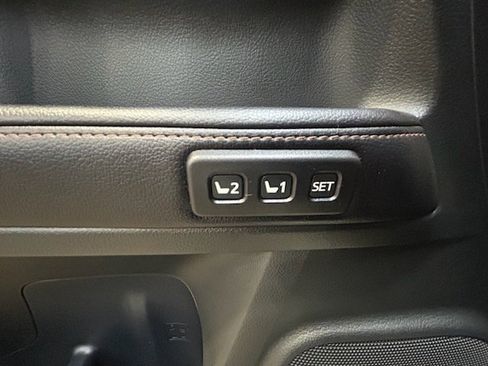 Used 2017 Toyota 4Runner Limited image 11