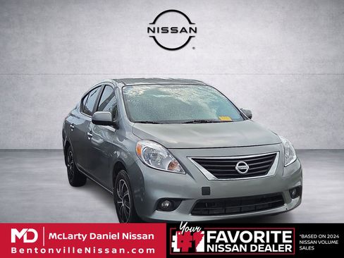 Used 2012 Nissan Versa SV w/ Convenience Pkg FWD image 1