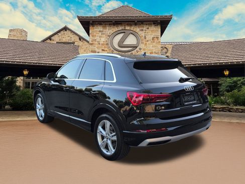 Used 2020 Audi Q3 2.0T Premium w/ Convenience Package AWD/4WD image 2