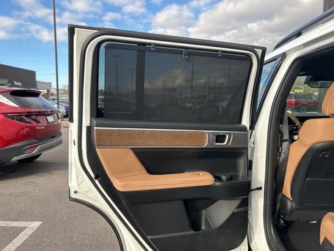 Used 2025 Hyundai Santa Fe Limited image 24