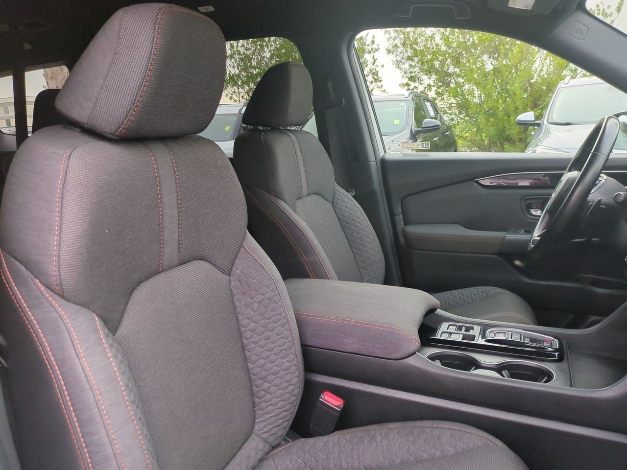 Used 2025 Honda Pilot Sport image 42