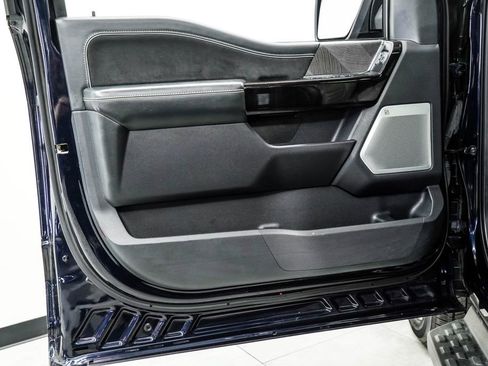 Used 2022 Ford F150 Lightning Platinum image 39