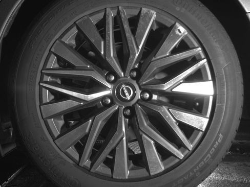 Used 2025 Nissan Altima 2.5 SV image 14