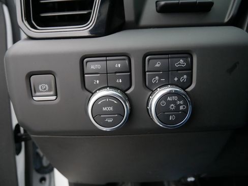 Used 2023 GMC Sierra 1500 AT4 w/ AT4 Premium Package image 29