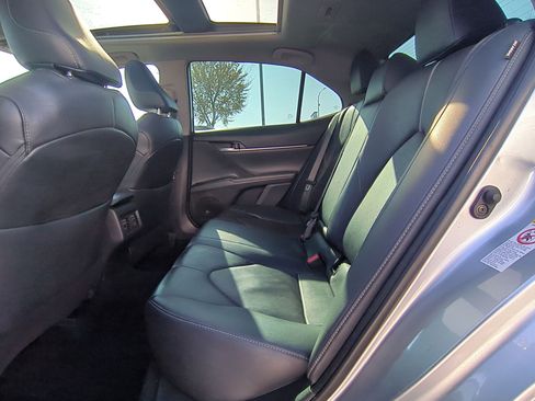 Used 2019 Toyota Camry XSE image 31