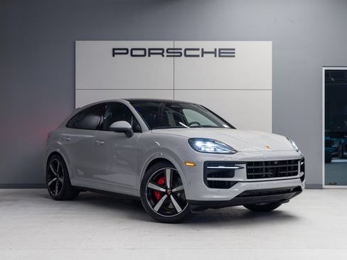 Certified 2026 Porsche Cayenne S AWD/4WD image 9