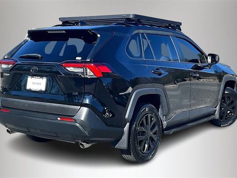 Used 2021 Toyota RAV4 LE image 6