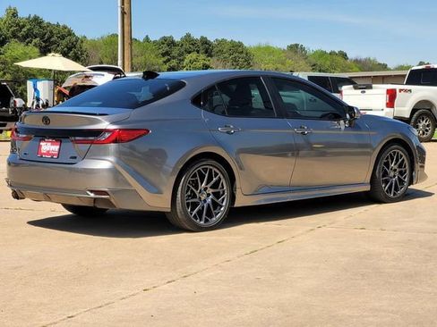 Used 2025 Toyota Camry XSE FWD image 5