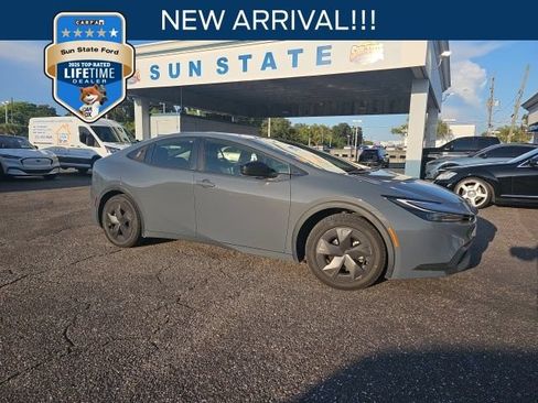 Used 2024 Toyota Prius LE FWD image 1