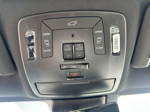 New 2026 Toyota Sienna Platinum AWD/4WD image 35