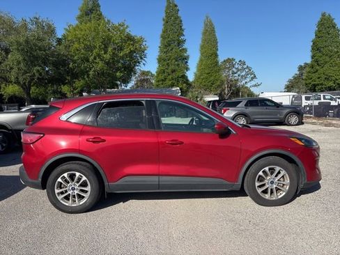 Used 2021 Ford Escape SE image 4