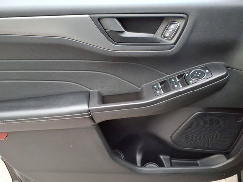 Certified 2024 Ford Escape Active AWD/4WD image 9
