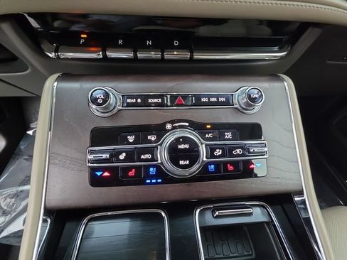 Used 2023 Lincoln Aviator Reserve w/ Equipment Group 201A AWD/4WD image 23