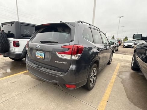 Used 2024 Subaru Forester Premium w/ POP Package 3 AWD/4WD image 3
