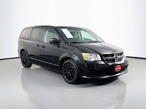 Used 2017 Dodge Grand Caravan SE FWD image 7