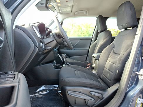 Used 2022 Jeep Renegade Latitude image 14