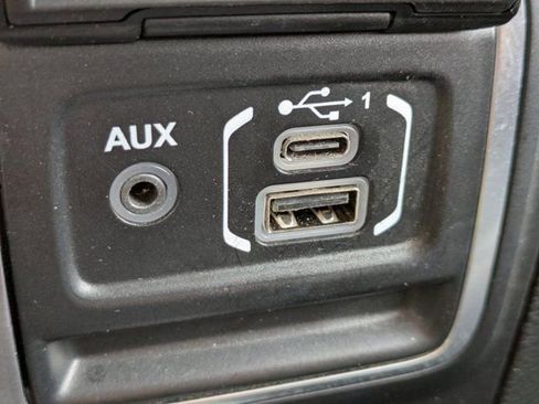 Used 2020 Jeep Gladiator Overland image 19