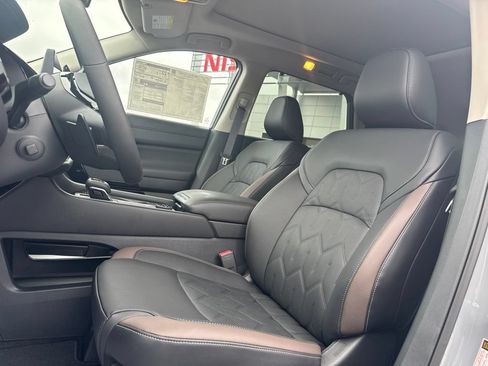 New 2026 Nissan Pathfinder Platinum AWD/4WD image 10