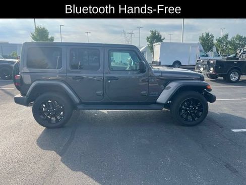 Used 2025 Jeep Wrangler Unlimited Sahara AWD/4WD image 5