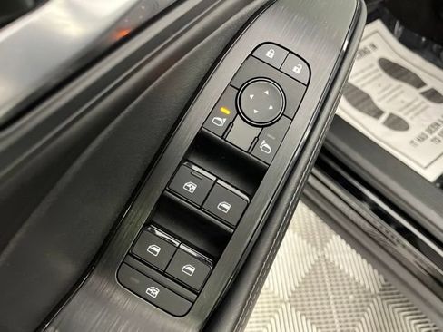 Used 2023 Nissan Rogue SV w/ SV Premium B Package FWD image 32