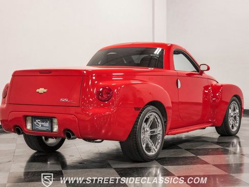 Used 2003 Chevrolet SSR w/ Preferred Equipment Group image 26