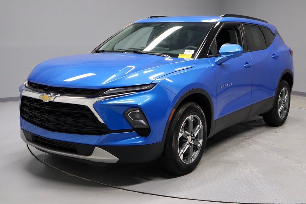Used 2024 Chevrolet Blazer LT w/ Convenience Package FWD image 7