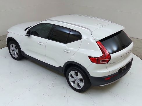 Used 2020 Volvo XC40 T4 Momentum FWD image 15