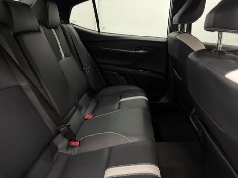 Used 2025 Toyota Camry SE image 25