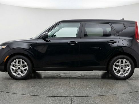 Used 2025 Kia Soul LX w/ LX Technology Package FWD image 4