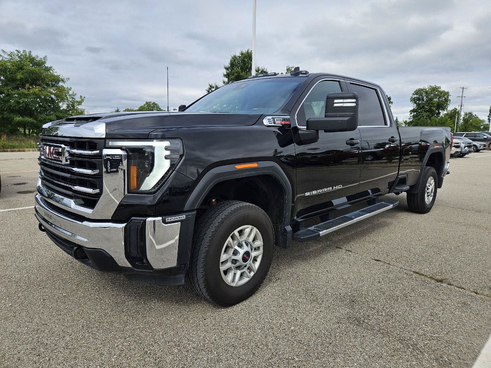 Used 2025 GMC Sierra 2500 SLE w/ Preferred Package AWD/4WD image 3