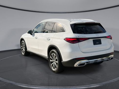 Used 2025 Mercedes-Benz GLC 300 image 10