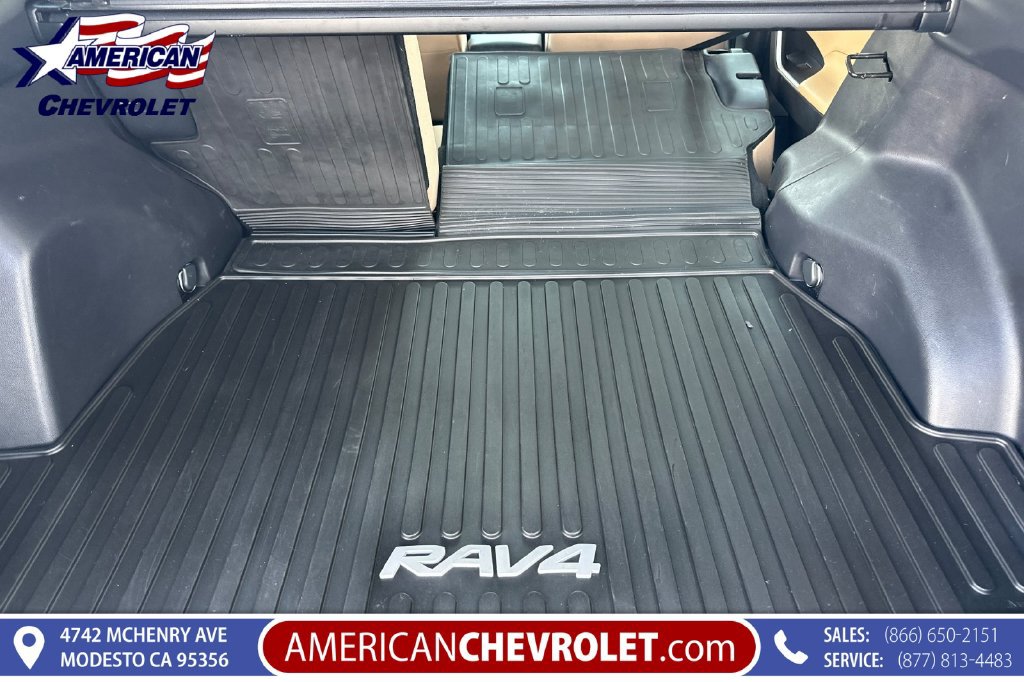 Used 2022 Toyota RAV4 XLE w/ Convenience Package AWD/4WD image 19