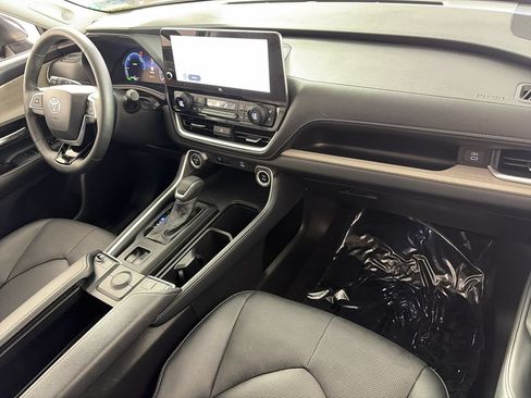 Used 2026 Toyota Grand Highlander AWD Hybrid image 26