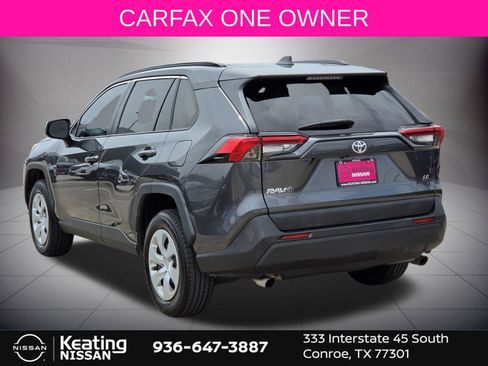 Used 2019 Toyota RAV4 LE FWD image 4