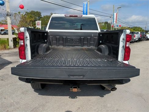 Used 2022 Chevrolet Silverado 2500 Custom w/ Custom Value Package image 14
