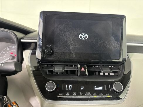 Used 2025 Toyota Corolla LE FWD image 17