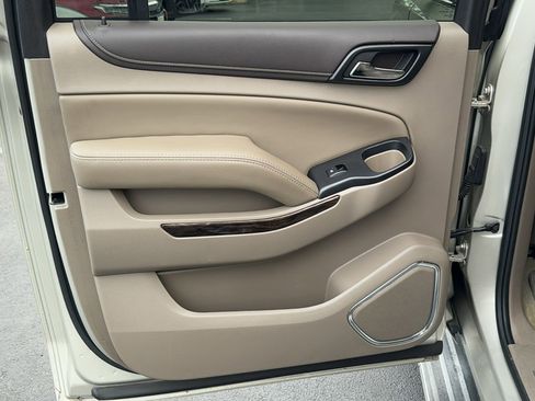 Used 2016 GMC Yukon XL SLT w/ Open Road Package RWD image 18