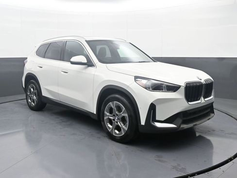 Used 2023 BMW X1 xDrive28i w/ Convenience Package image 3
