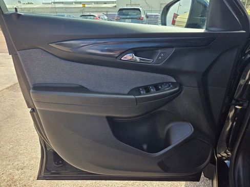 Used 2025 Chevrolet TrailBlazer LT AWD/4WD image 13